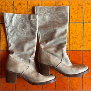 Frye heeled boots sz 8 gray